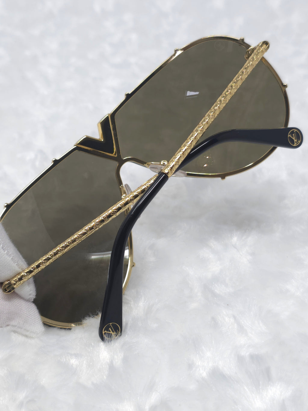 L V Driver Aviator Sunglasses
